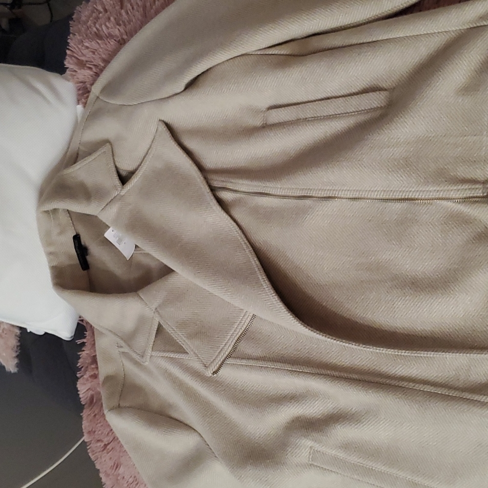 Jacket - Picture 3 of 4